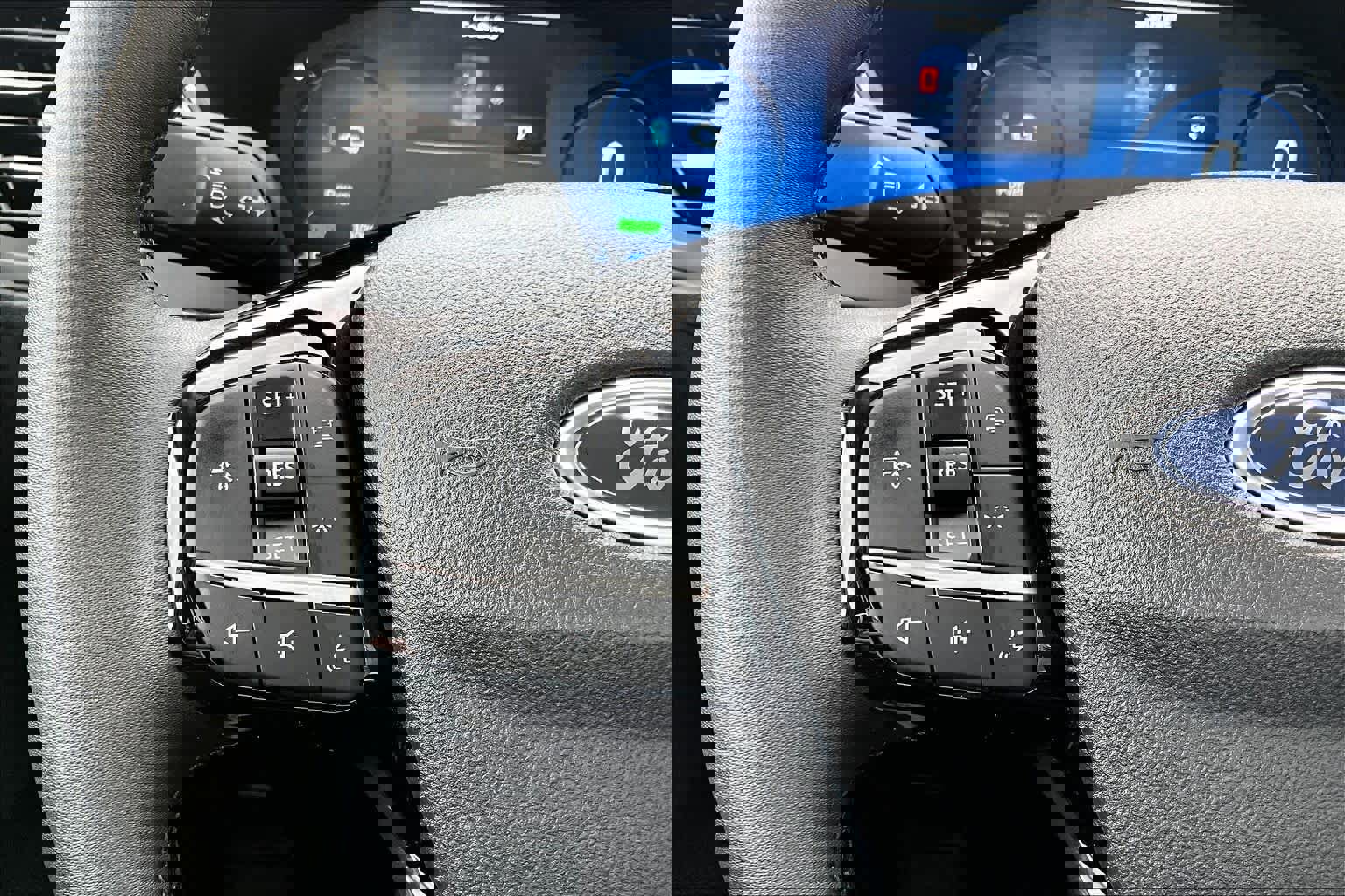 Certified 2025 Ford Escape SE w/ PHEV Premium Package image 24