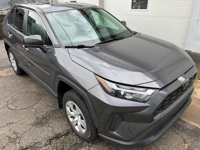 Used 2024 Toyota RAV4 LE AWD/4WD image 7