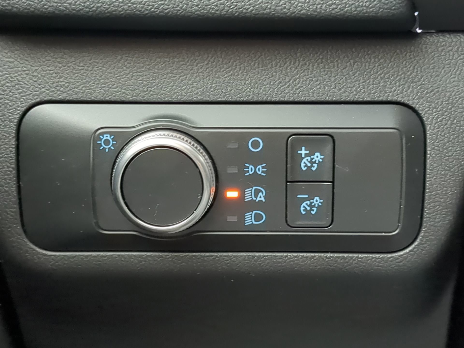 Certified 2020 Ford Escape SE image 55