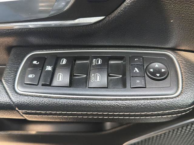 Used 2020 RAM 1500 Laramie AWD/4WD image 17