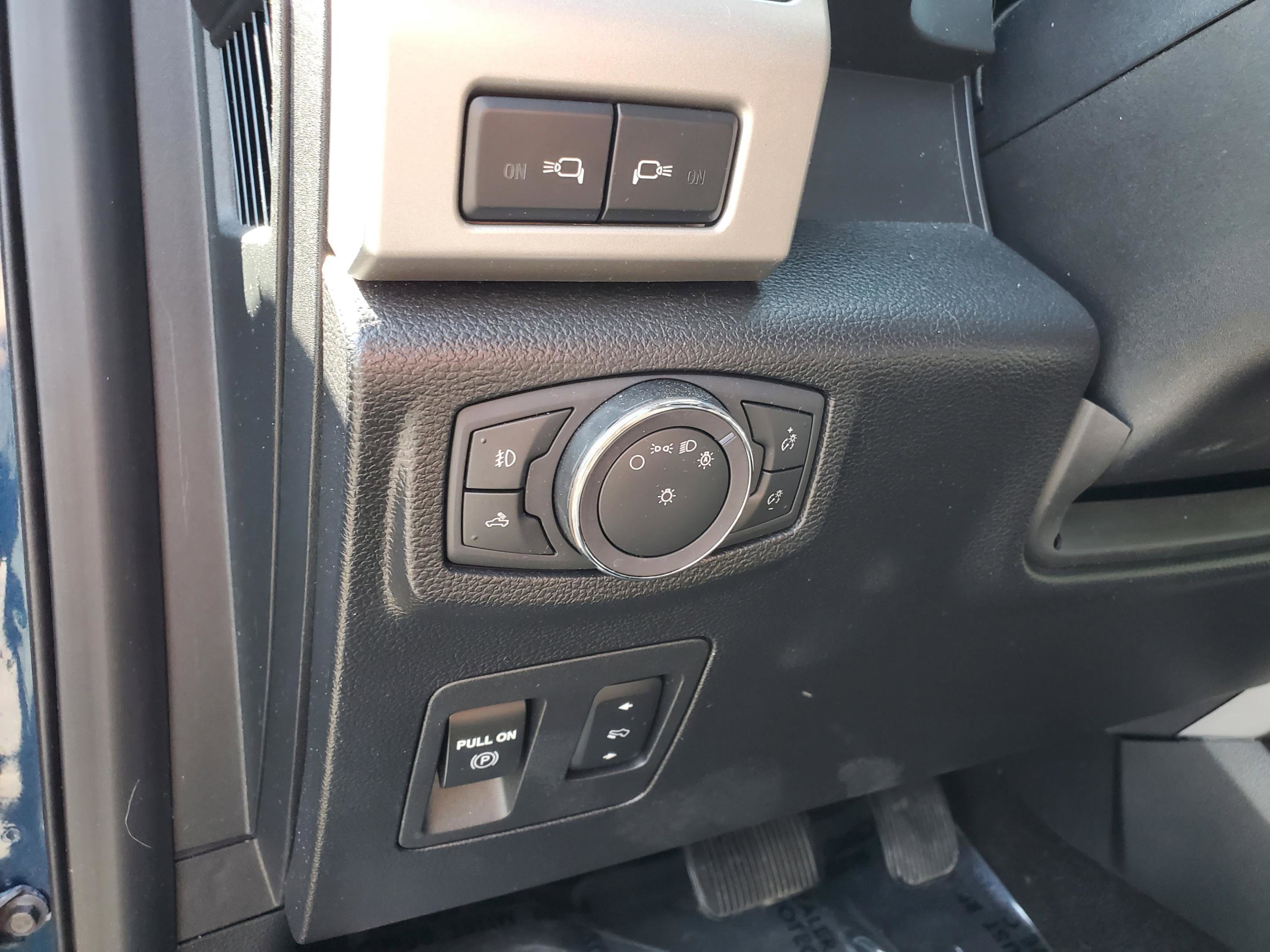Certified 2018 Ford F150 Lariat w/ Equipment Group 502A Luxury AWD/4WD image 21