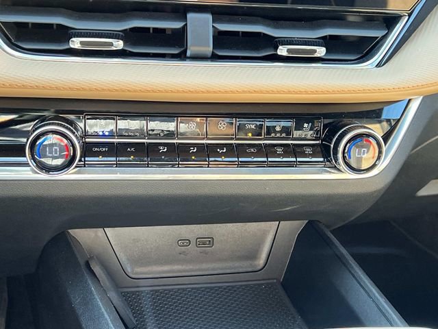 Used 2025 Chevrolet Equinox ACTIV w/ Safety and Technology Package AWD/4WD image 25