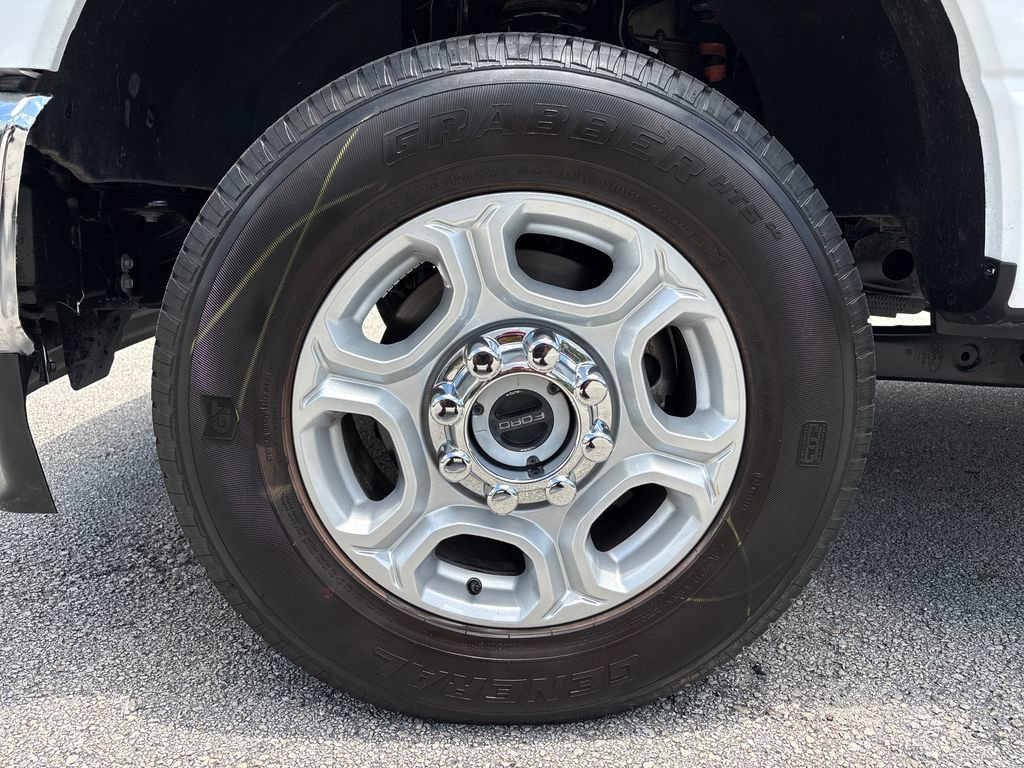 Certified 2025 Ford F250 XLT AWD/4WD image 14