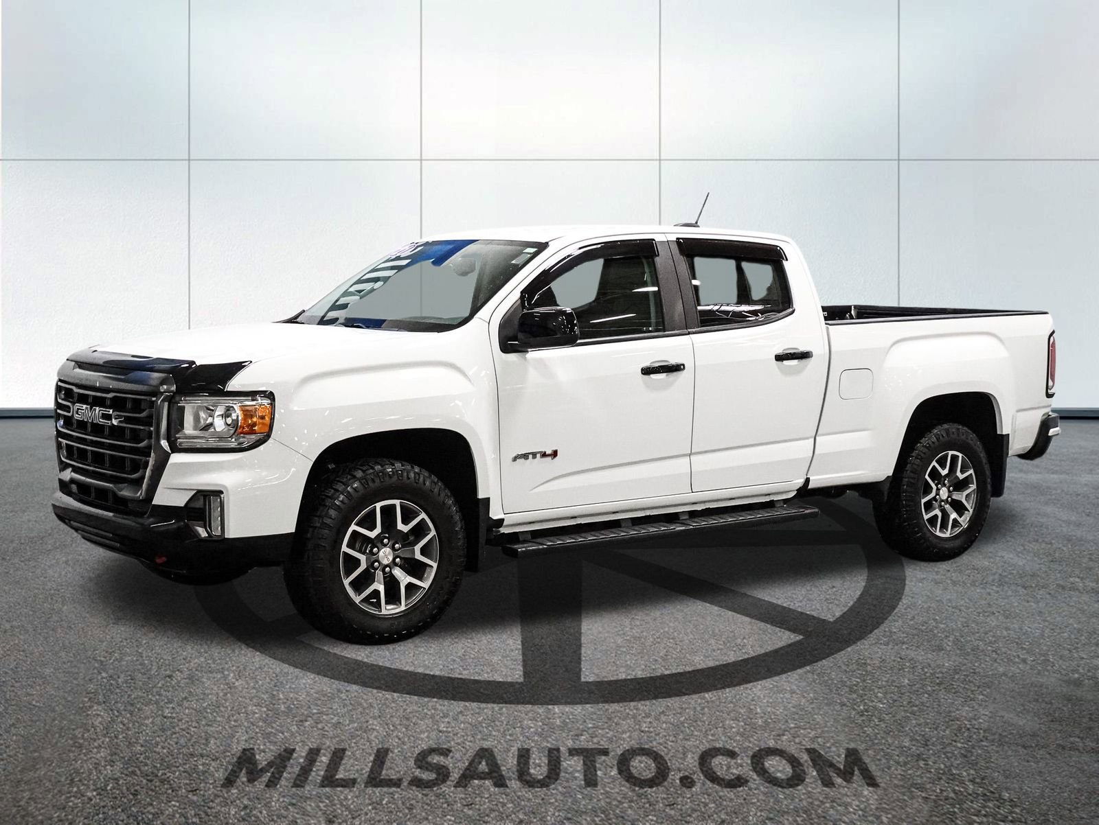 Used 2021 GMC Canyon AT4 image 2