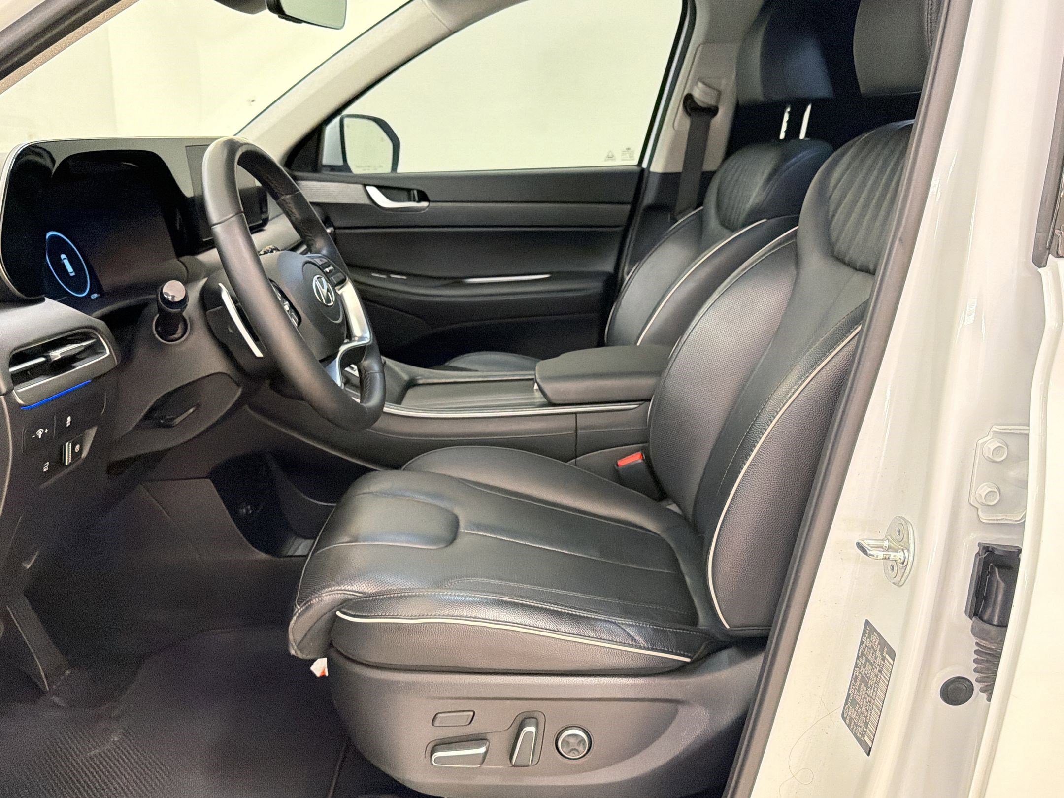 Used 2024 Hyundai Palisade Limited FWD image 5