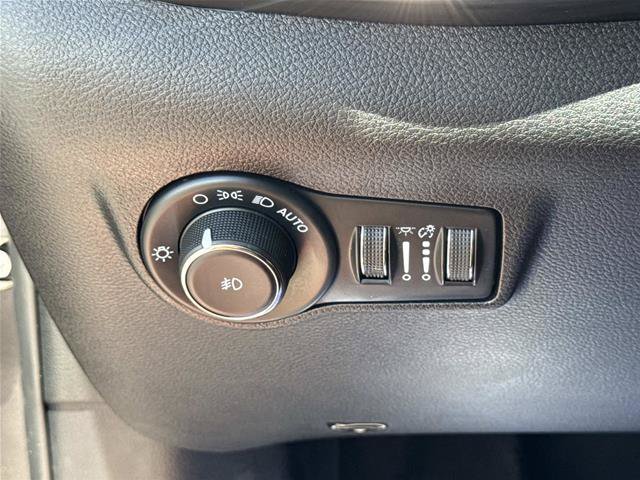 Used 2022 Jeep Compass Limited AWD/4WD image 29