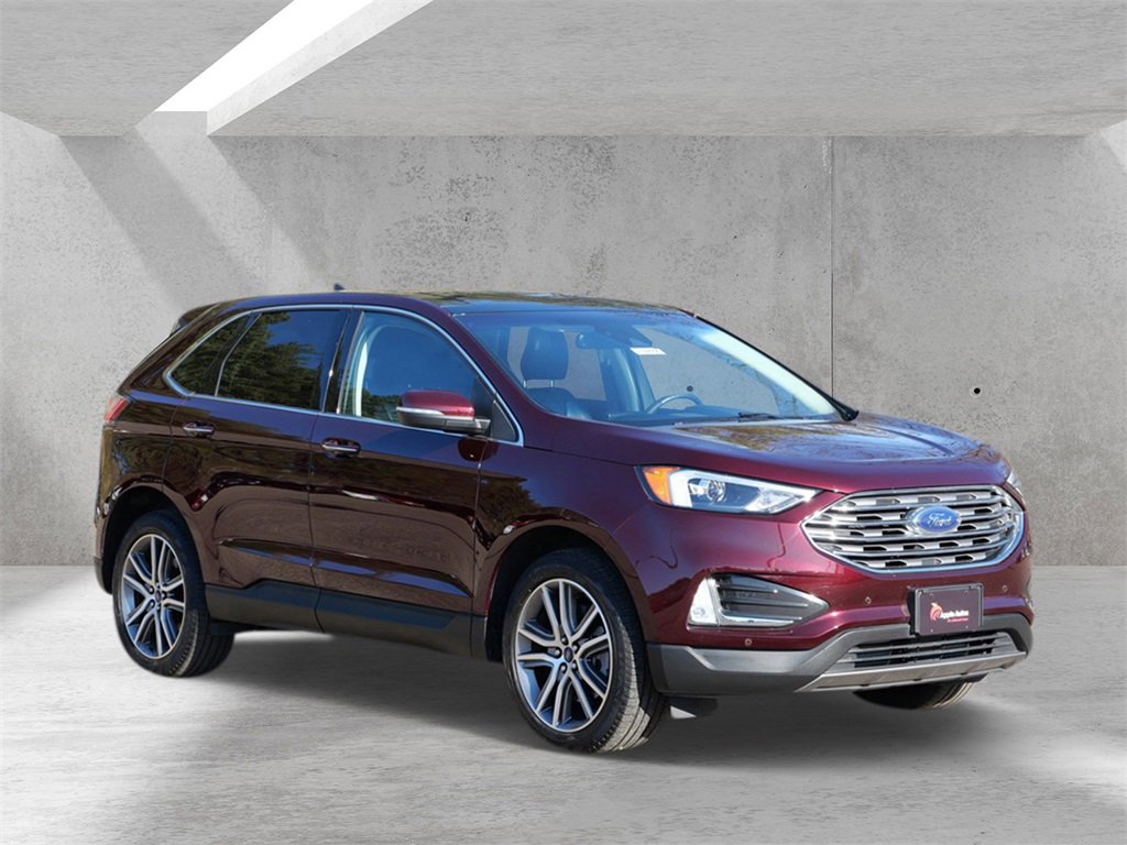 Certified 2022 Ford Edge Titanium w/ Class II Trailer Tow Package image 1