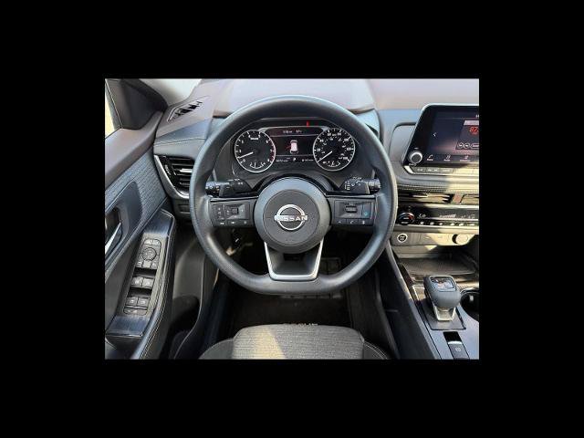 Used 2022 Nissan Rogue SV AWD/4WD image 14