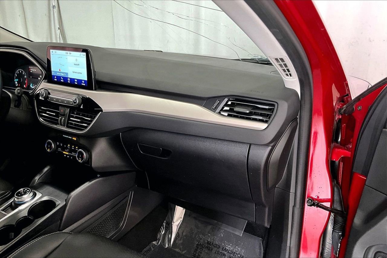Certified 2022 Ford Escape SEL image 17