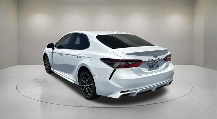 Used 2023 Toyota Camry SE FWD image 4
