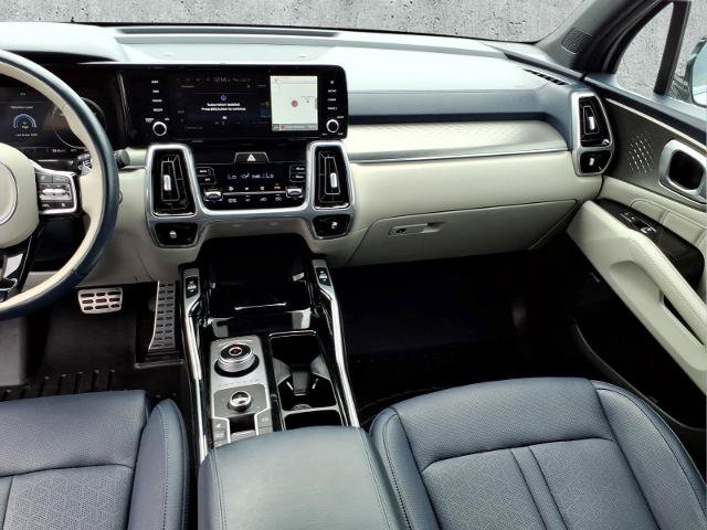 Used 2023 Kia Sorento SX Prestige w/ Panoramic Sunroof Package AWD/4WD image 17