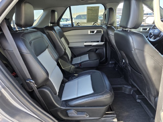 Certified 2022 Ford Explorer XLT w/ Equipment Group 202A RWD image 29