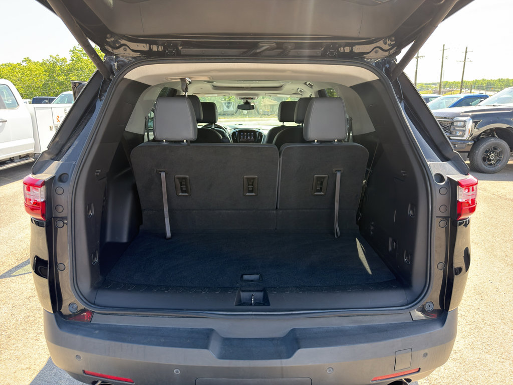 Used 2021 Chevrolet Traverse LT w/ LT Premium Package image 14