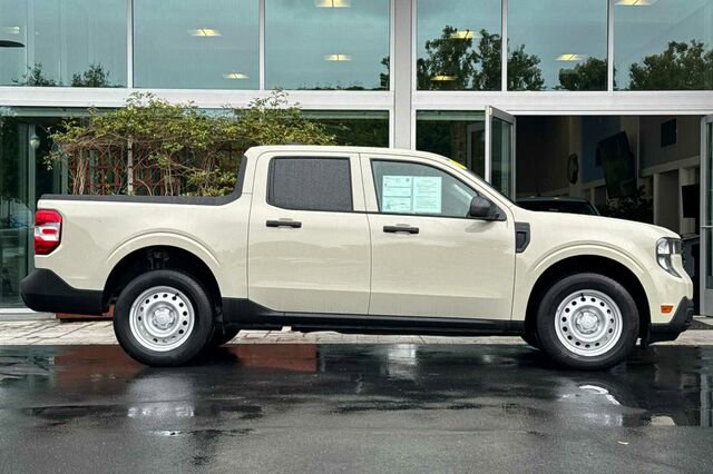 Certified 2025 Ford Maverick XL FWD image 3