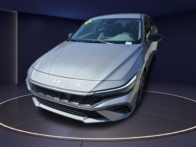 Used 2025 Hyundai Elantra Sport FWD image 31