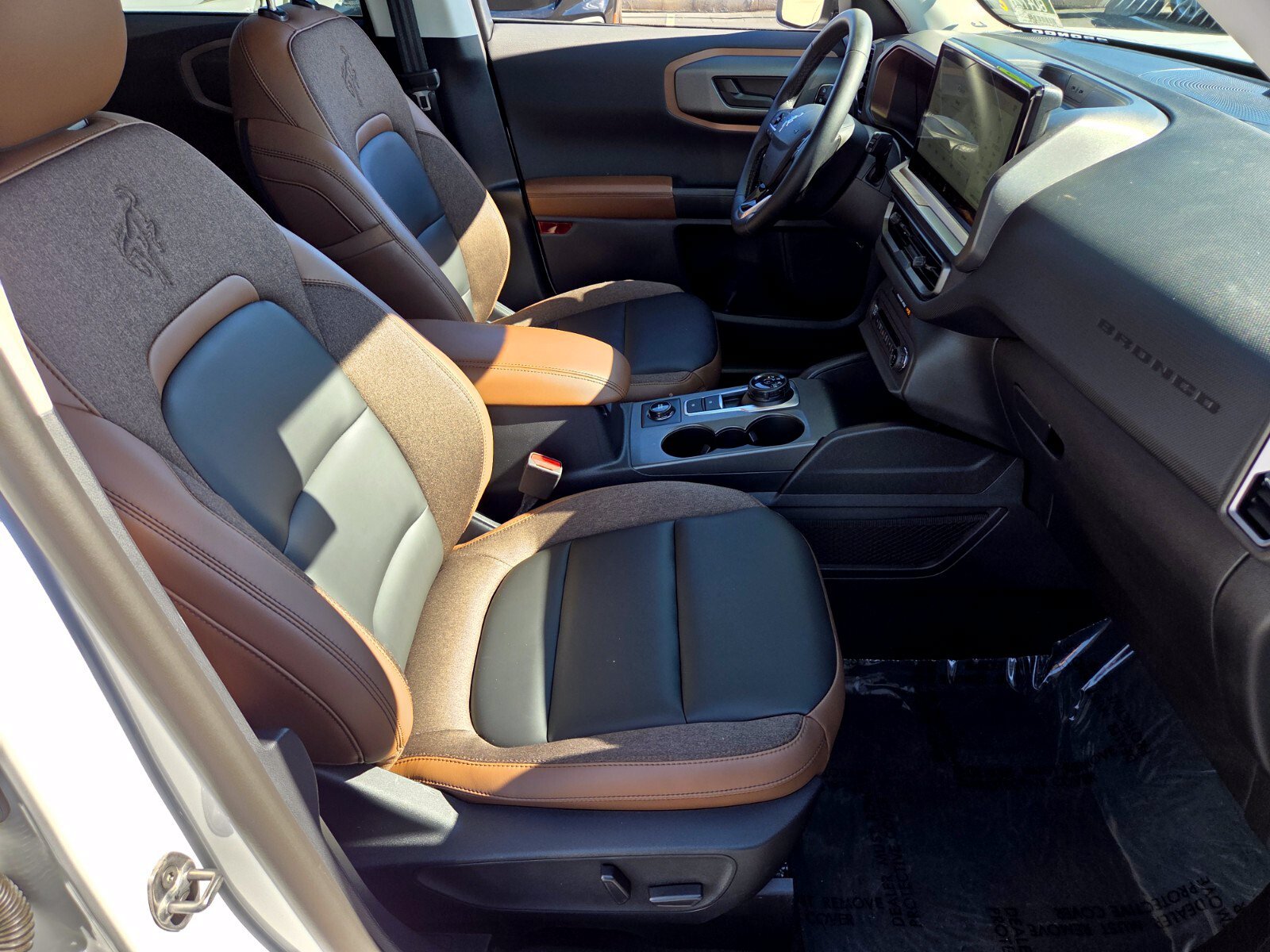 Certified 2025 Ford Bronco Sport Outer Banks w/ Outer Banks Tech Package+ AWD/4WD image 15