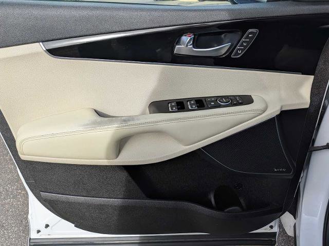 Used 2018 Kia Sorento SX image 17