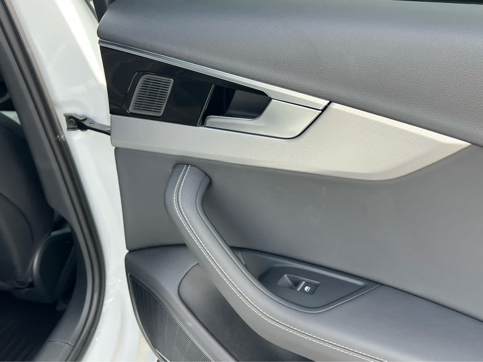 Used 2024 Audi A4 2.0T Premium Plus w/ Premium Plus Package AWD/4WD image 22