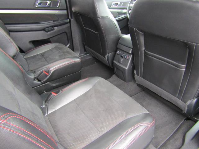 Certified 2018 Ford Explorer XLT w/ Equipment Group 202A image 13