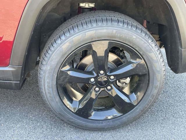 Used 2023 Jeep Grand Cherokee Limited w/ Black Appearance Package image 10