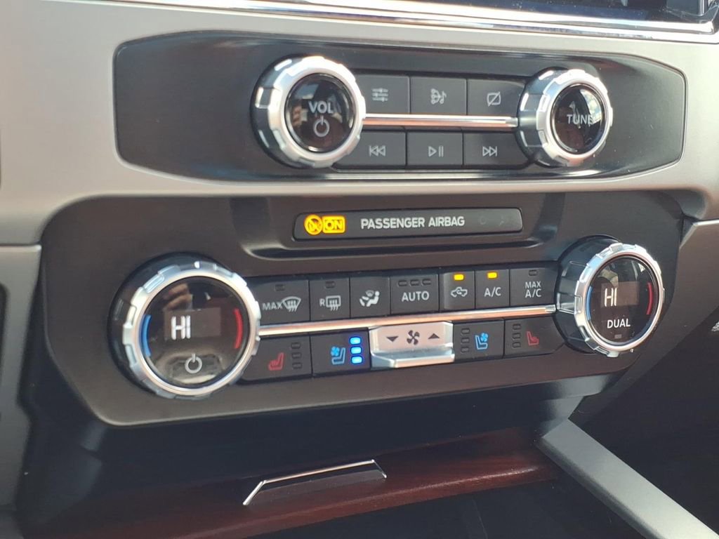 Certified 2022 Ford F250 King Ranch w/ King Ranch Ultimate Package AWD/4WD image 23