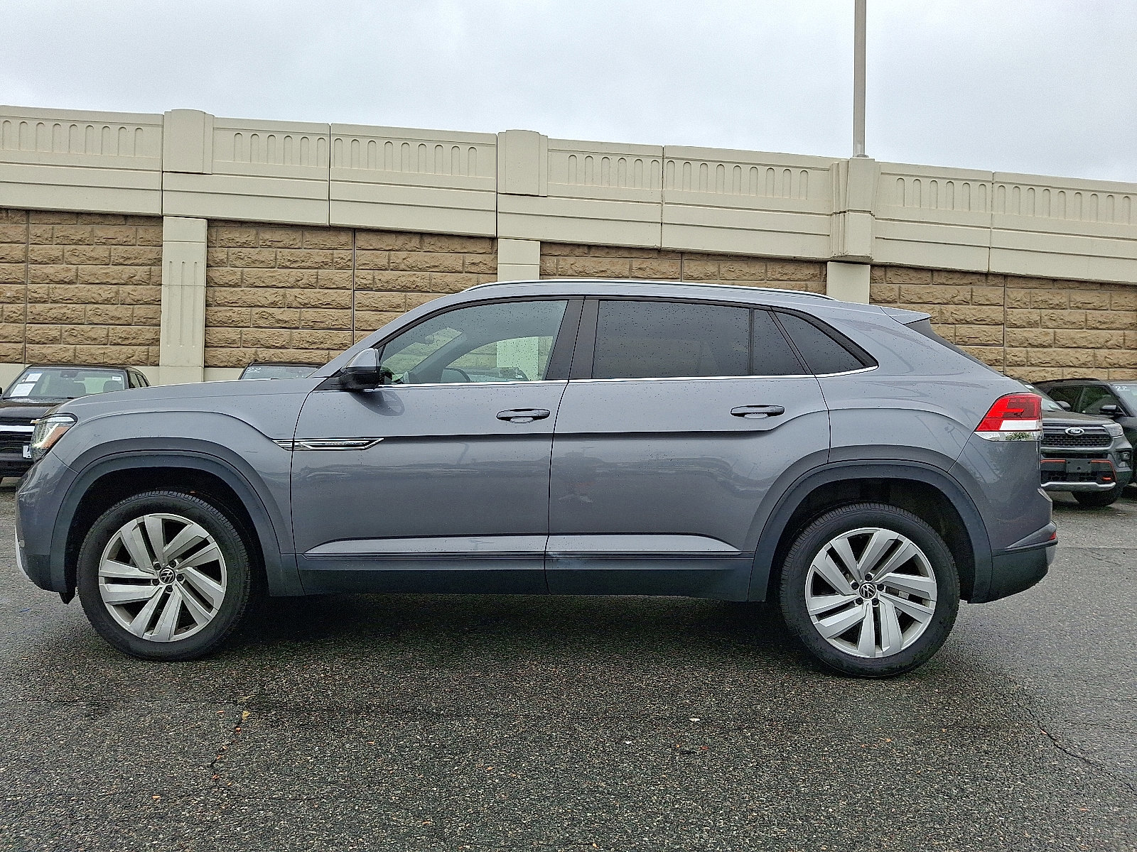 Used 2020 Volkswagen Atlas Cross Sport SE image 5