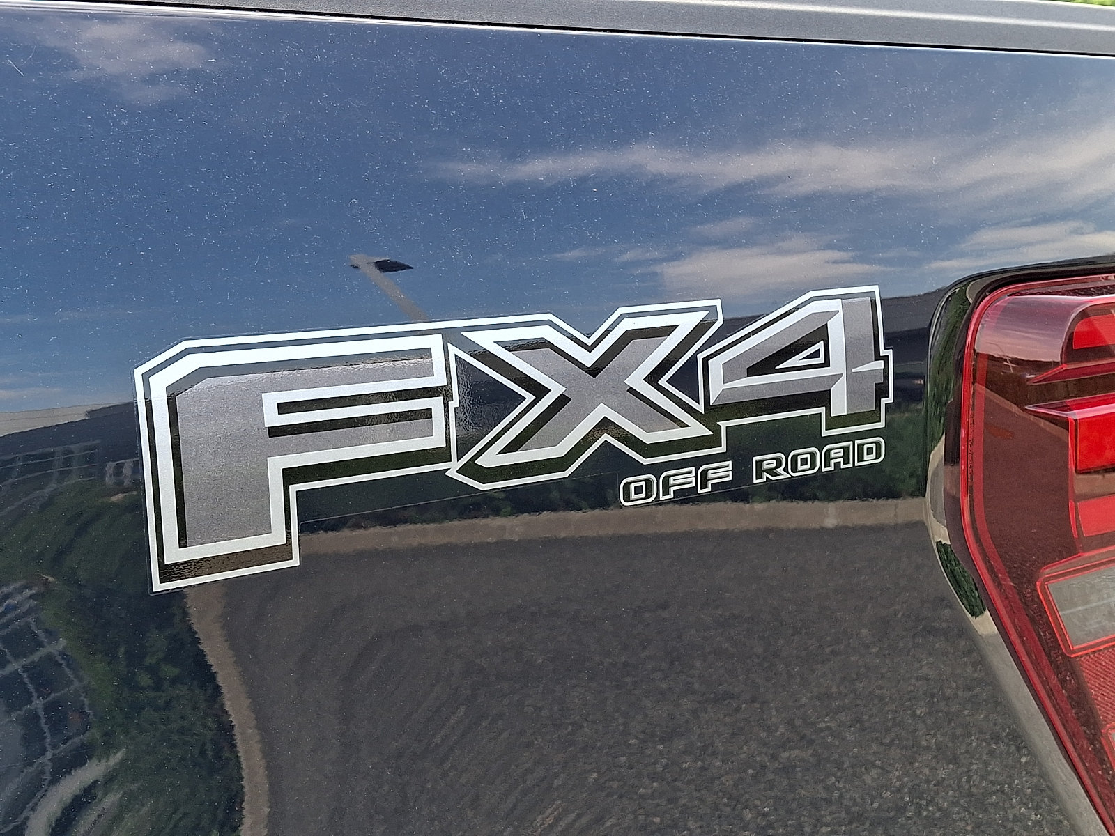 Certified 2024 Ford F150 Lariat w/ Equipment Group 502A High AWD/4WD image 32