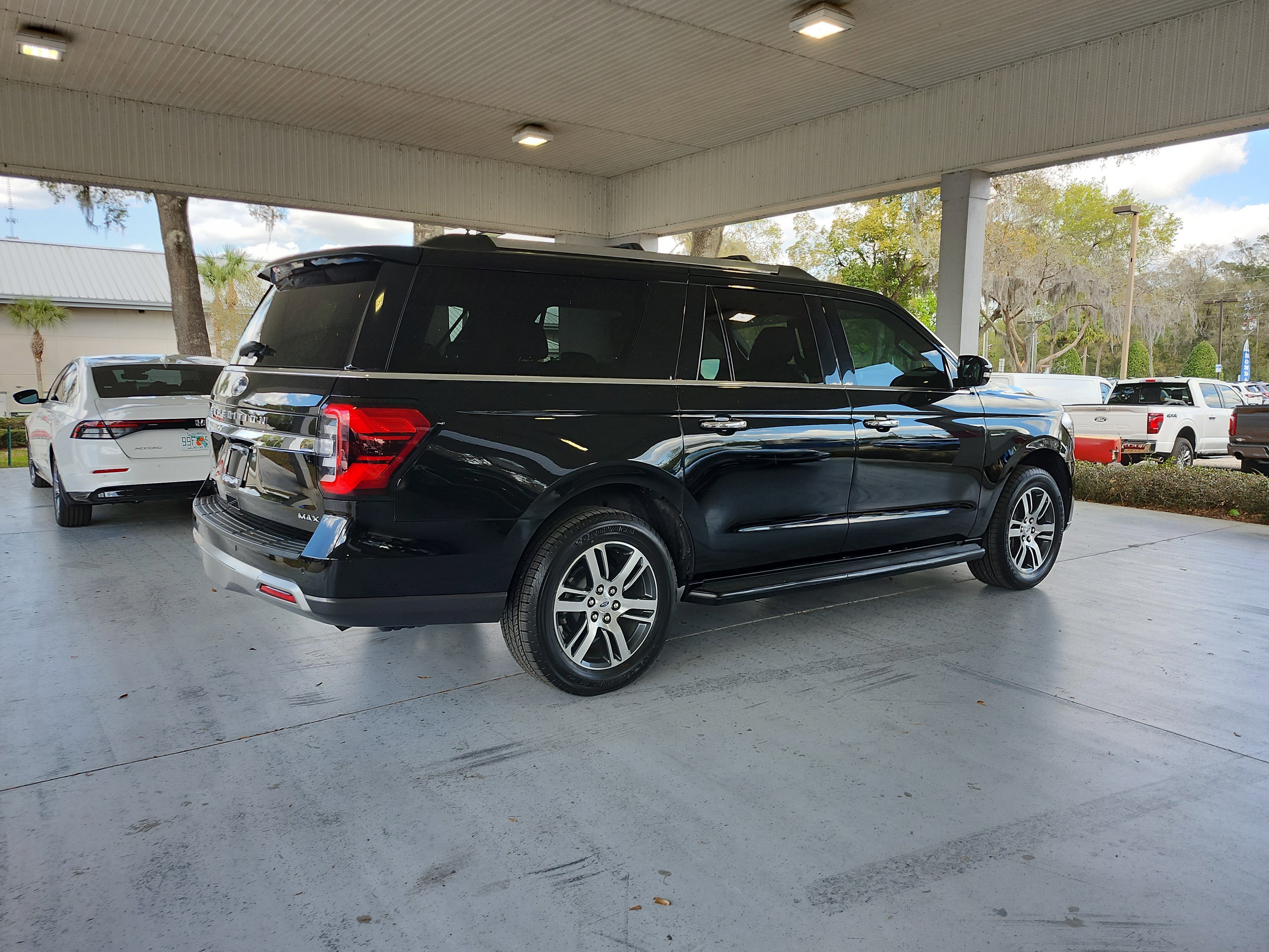 Certified 2022 Ford Expedition Max Limited image 5