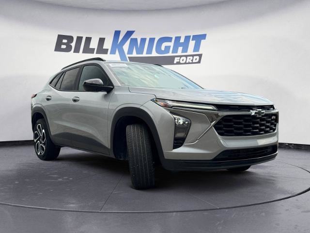 Used 2025 Chevrolet Trax RS FWD image 7