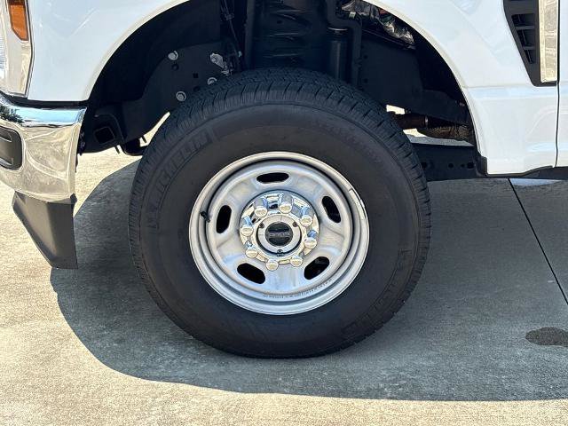 Certified 2025 Ford F250 XL w/ XL Chrome Package AWD/4WD image 12