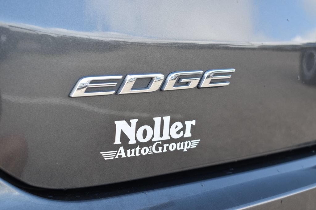 Certified 2020 Ford Edge SE FWD image 11