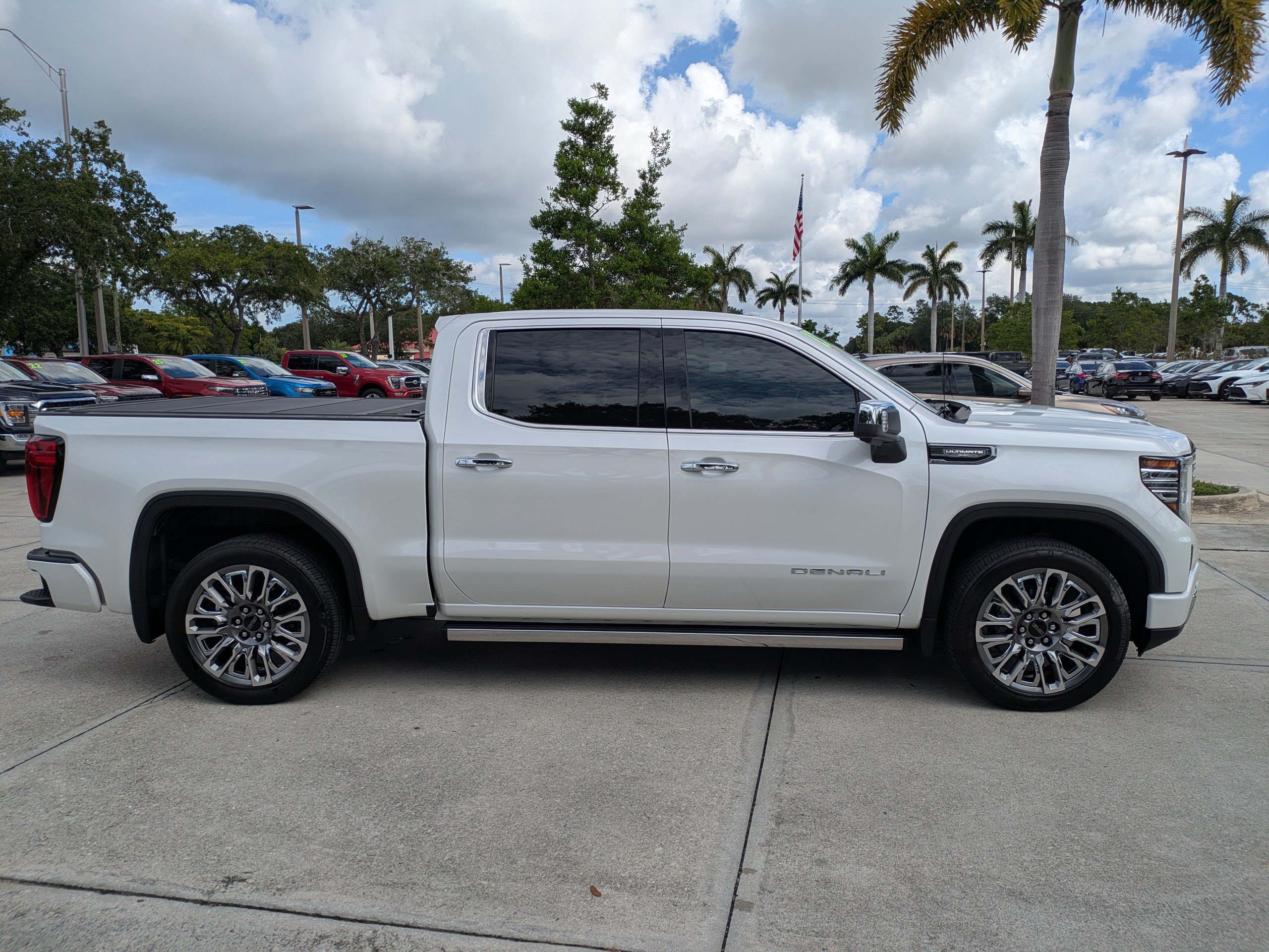 Used 2025 GMC Sierra 1500 Denali Ultimate AWD/4WD image 3