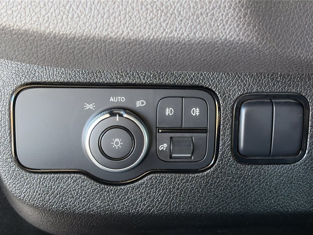 Used 2024 Mercedes-Benz Sprinter 3500 image 23