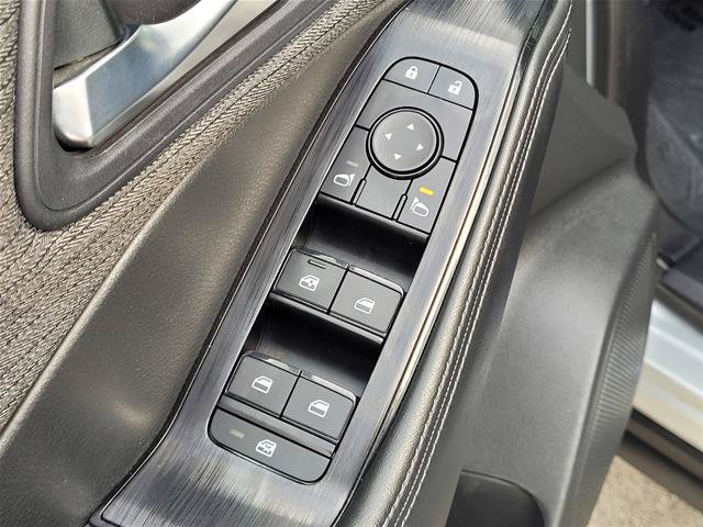 Used 2023 Nissan Rogue SV AWD/4WD image 16