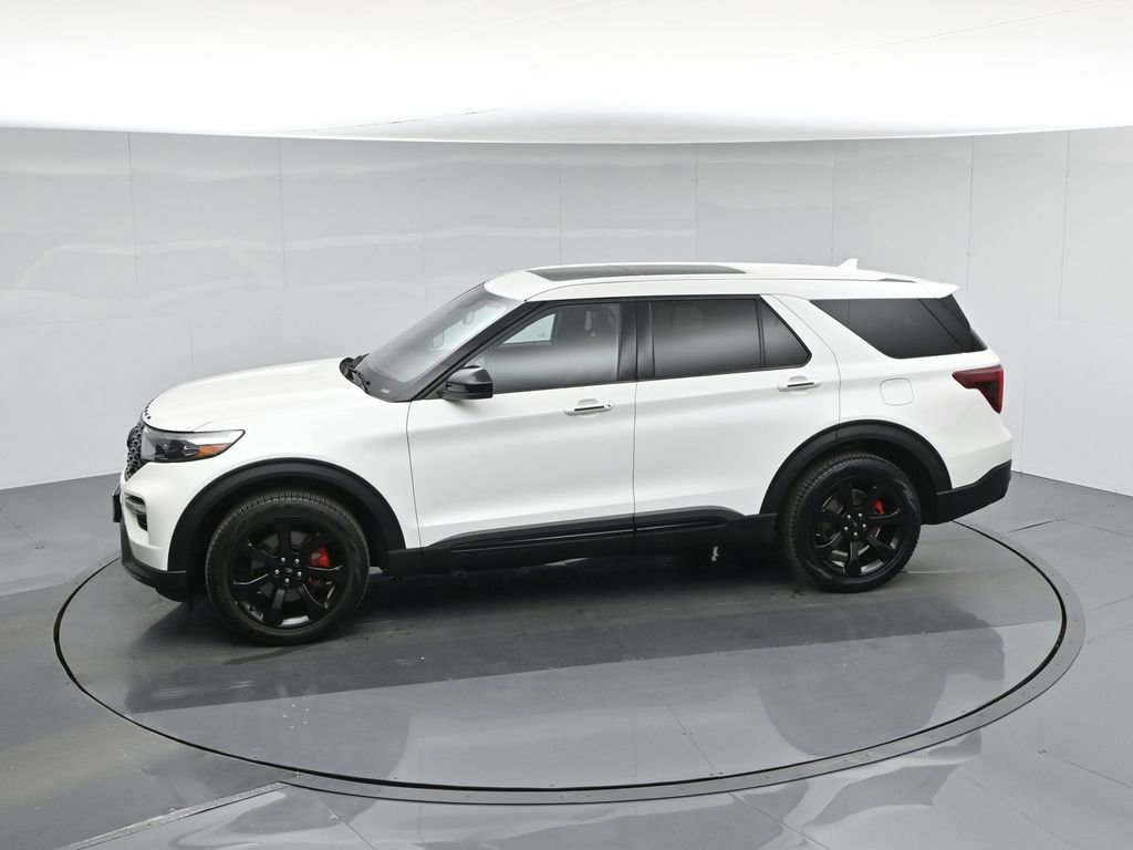 Certified 2022 Ford Explorer ST w/ ST Street Pack image 22