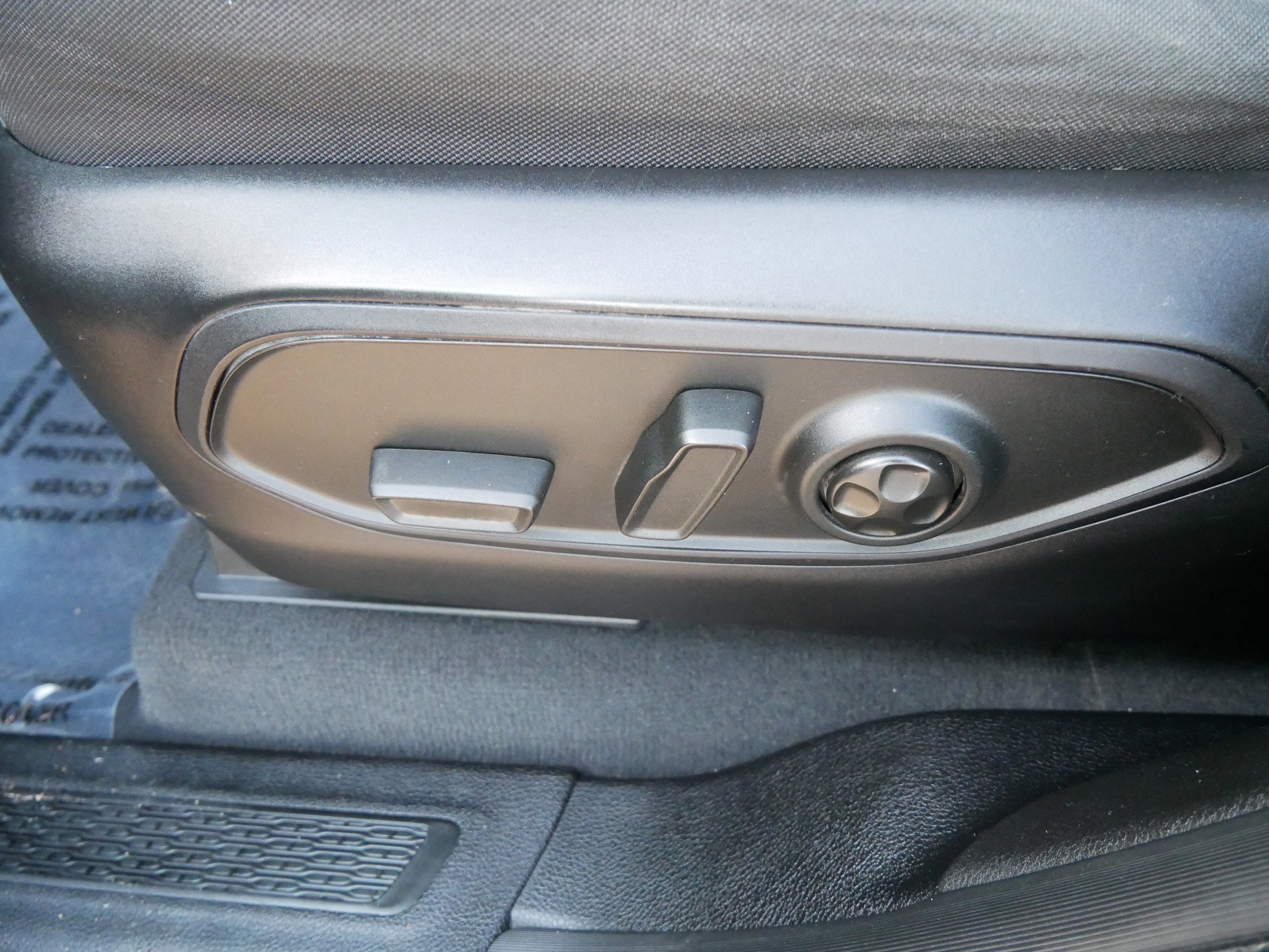 Used 2023 Jeep Grand Cherokee Laredo w/ Luxury Tech Group I image 19