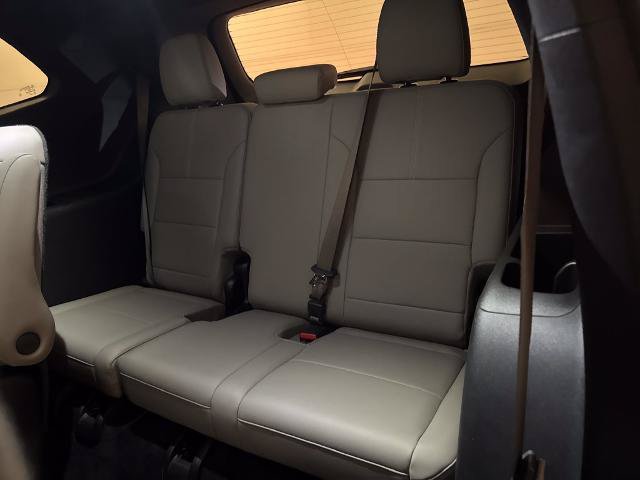 Used 2026 GMC Acadia Elevation w/ Elevation Premium Package FWD image 24