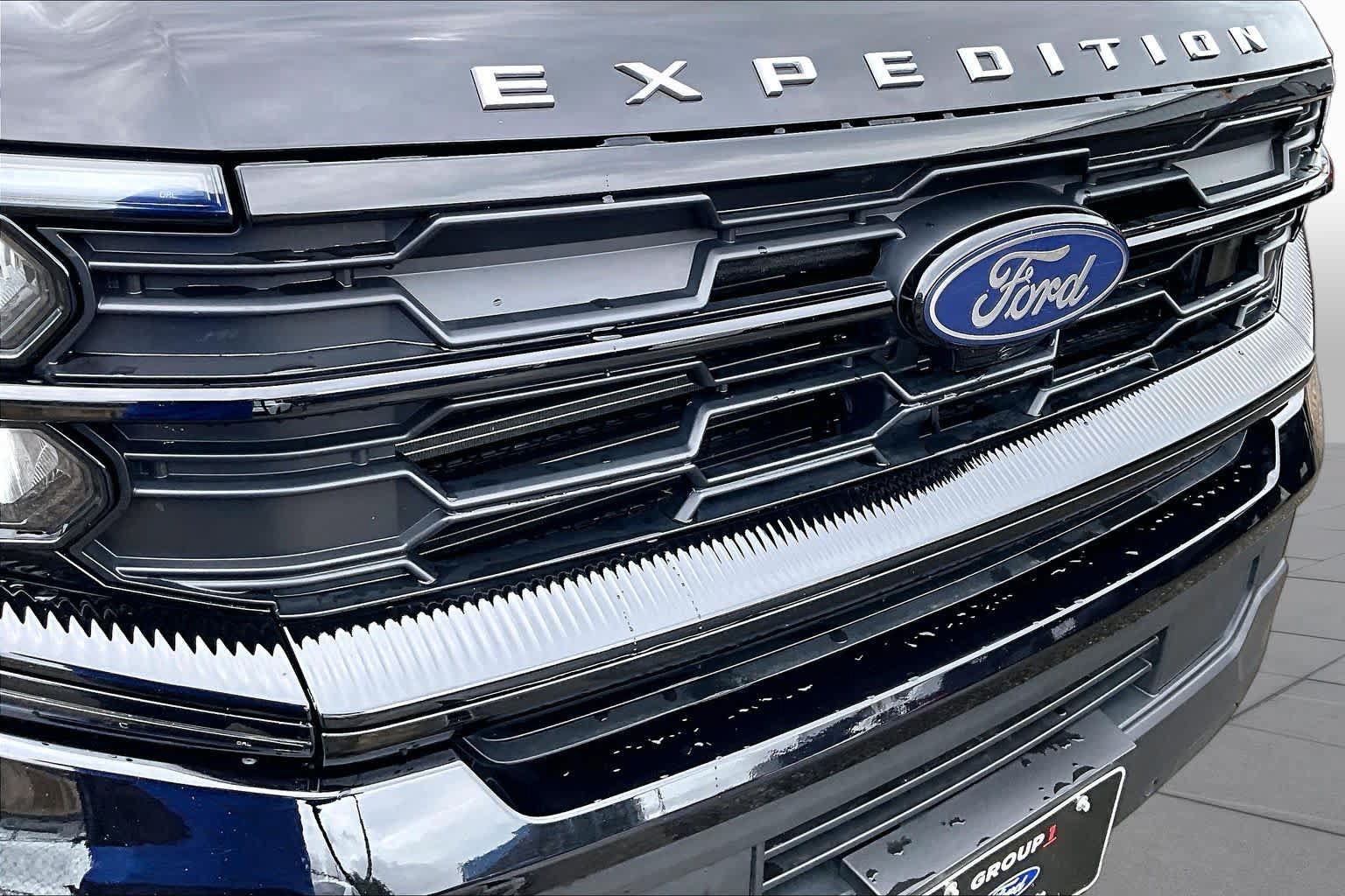 Certified 2025 Ford Expedition Active AWD/4WD image 30