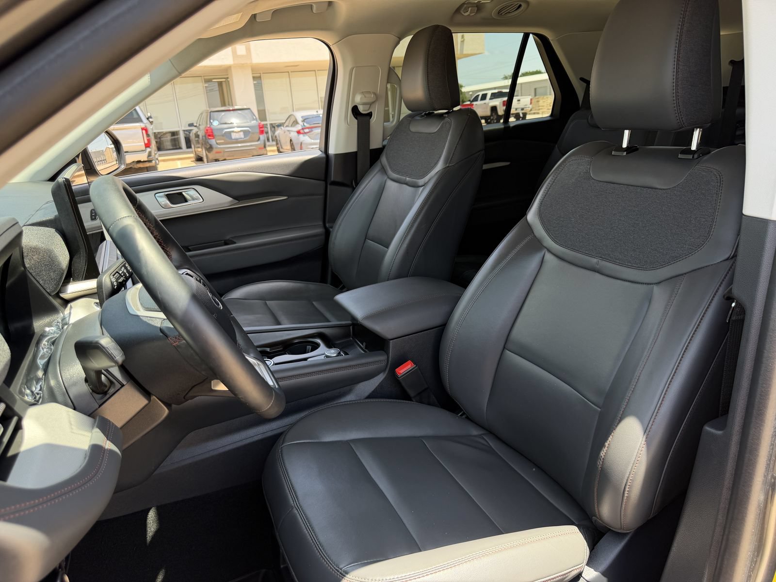 Certified 2025 Ford Explorer Active w/ Active Comfort Package AWD/4WD image 25
