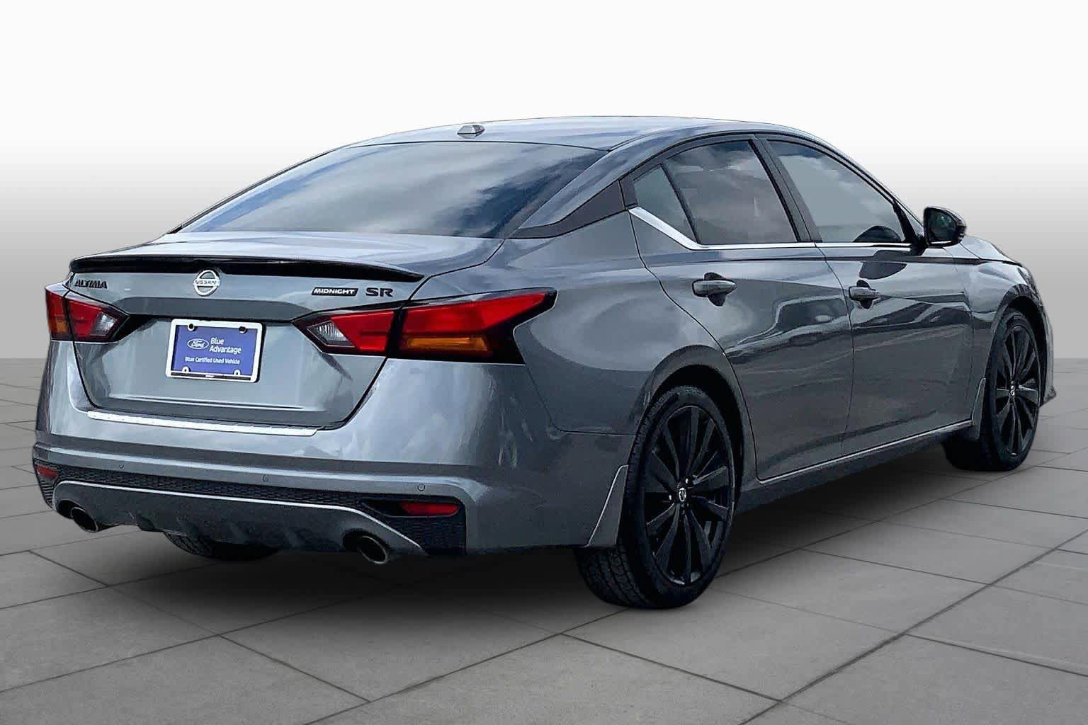 Used 2022 Nissan Altima 2.5 SR w/ Midnight Edition Package FWD image 13