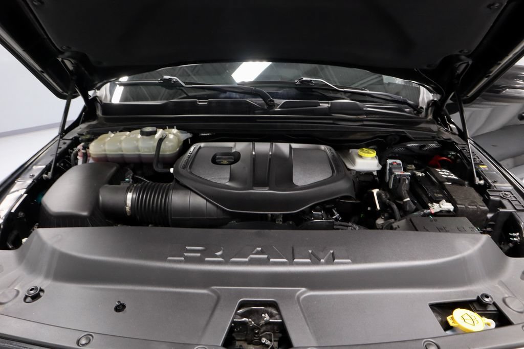 Used 2025 RAM 1500 Laramie w/ Sport Appearance Package AWD/4WD image 18