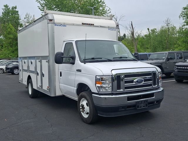 Certified 2023 Ford E-450 and Econoline 450 Super Duty w/ Power Windows & Locks Group RWD image 2