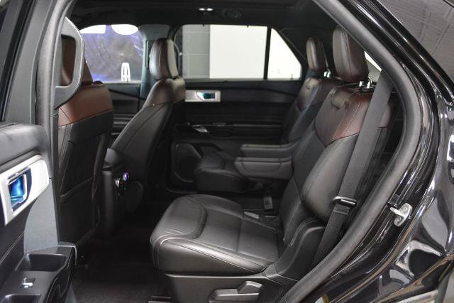 Certified 2024 Ford Explorer Platinum w/ Technology Package AWD/4WD image 13