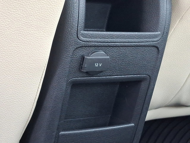 Used 2017 Volkswagen Jetta SE image 11