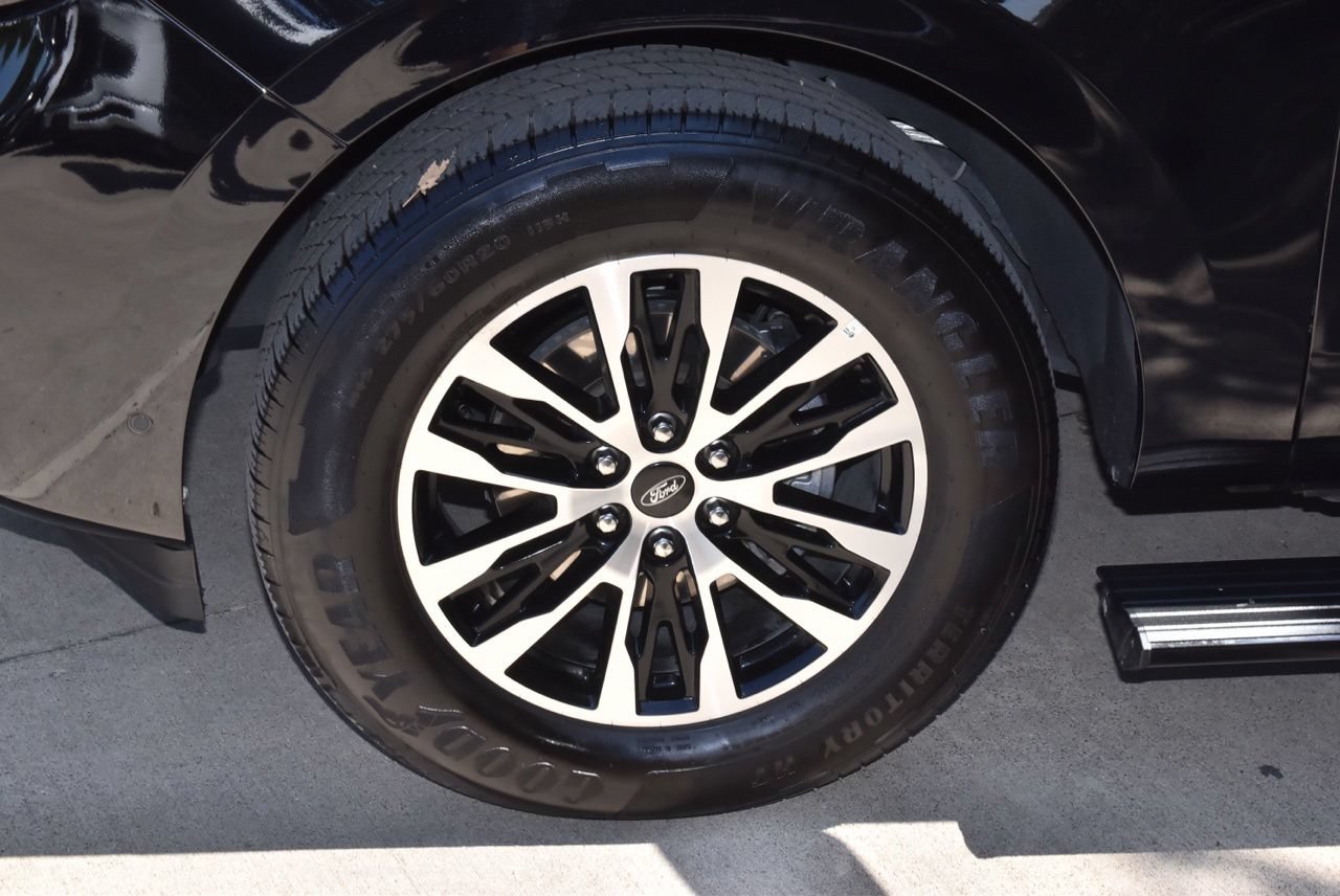 Certified 2025 Ford Expedition Platinum AWD/4WD image 42