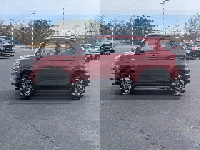Used 2025 Hyundai Venue Limited image 3