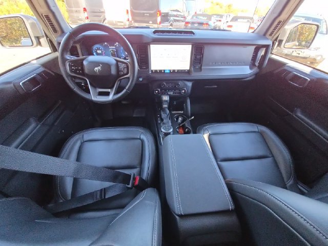 Certified 2025 Ford Bronco Badlands w/ Sasquatch Package AWD/4WD image 31