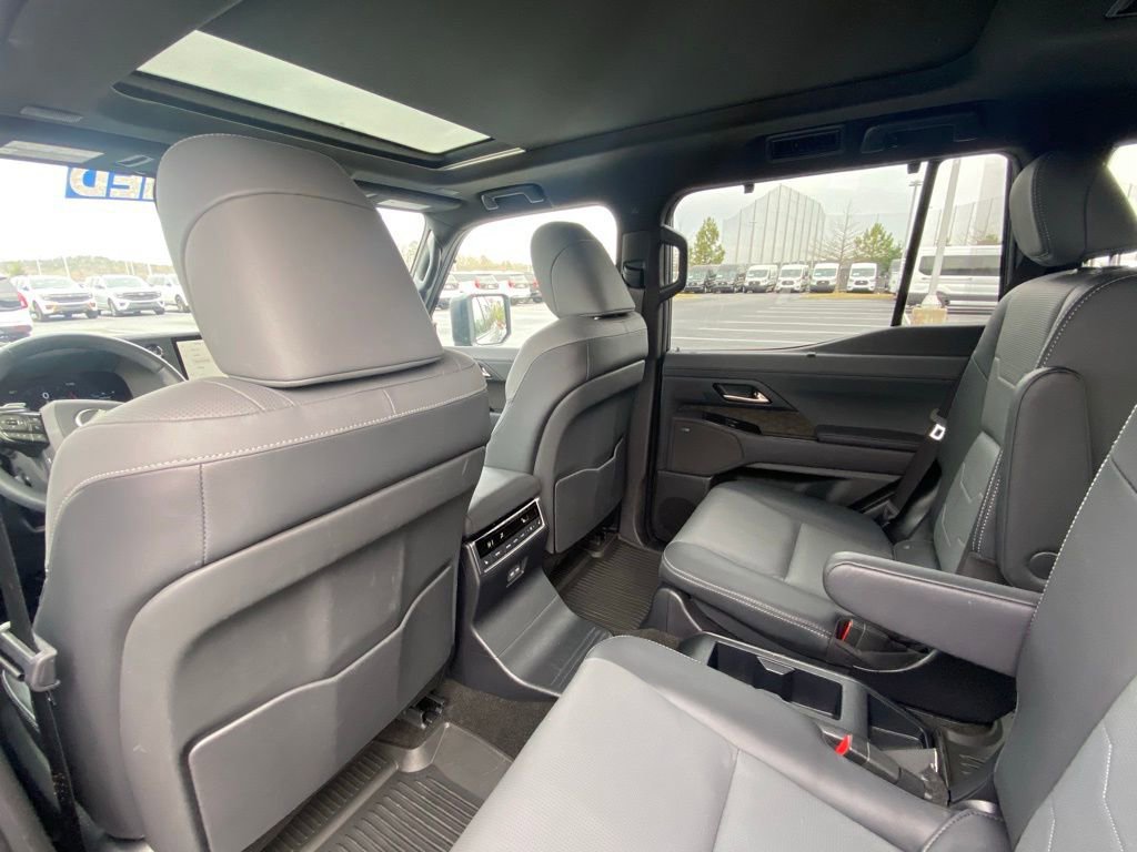 Used 2025 Lexus GX 550 w/ Accessory Package (Z1) image 23