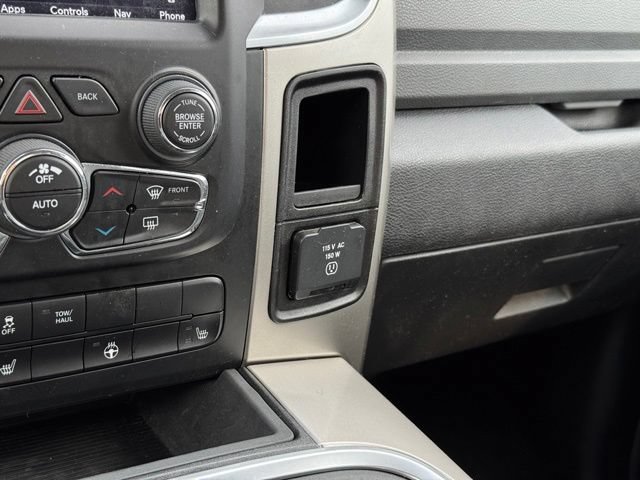 Used 2018 RAM 1500 SLT AWD/4WD image 15