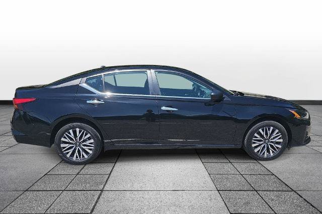 Used 2025 Nissan Altima 2.5 SV AWD/4WD image 4